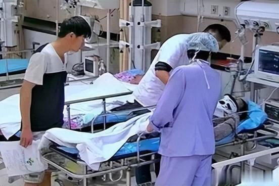 悲痛!32岁网红马亮去世,曝死前戳瞎出轨妻子双眼,割腕自缢身亡