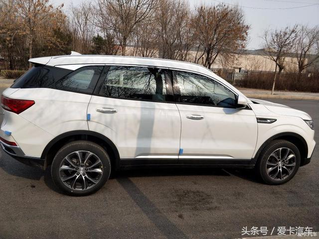 比宝骏530更适合担当时尚座驾,车主谈众泰T500购车感受!