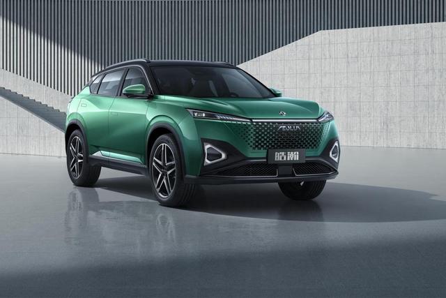 年轻上班族又多一新选择!9万多坐拥4挡电混SUV,皓瀚等你试驾