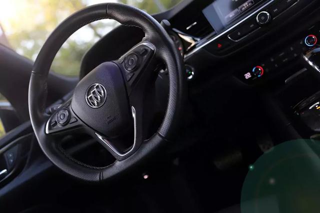 “公平”的较量,一场君威GS和大众CC的“硬仗”即将拉开帷幕