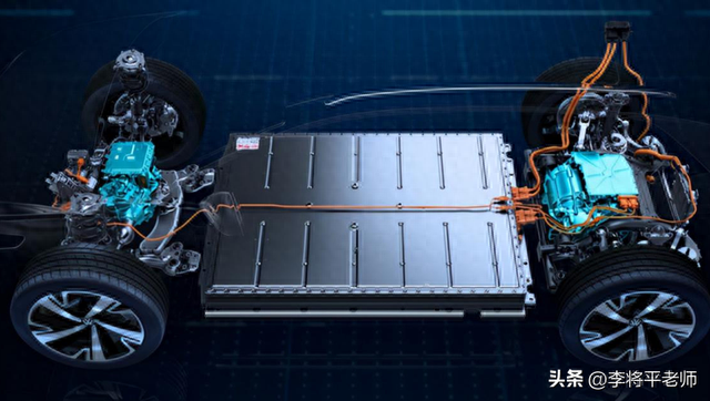 倒水打伞贴报纸,新能源车的天幕玻璃为何这么坑?车企:省钱啊