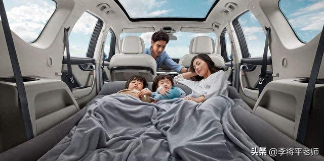 倒水打伞贴报纸,新能源车的天幕玻璃为何这么坑?车企:省钱啊