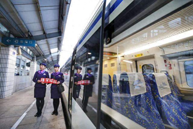 今早穗深城际首发列车开出,你最关心的搭乘攻略在这里,请收好