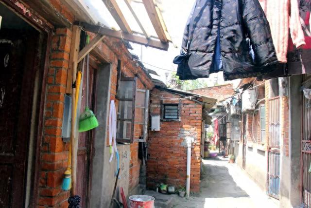 东门长大的侠们,没有人不晓得南陵路