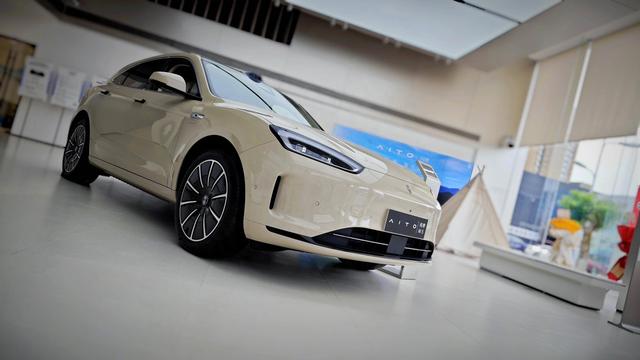 名副其实的“智驾天花板”,探店问界M5智驾版