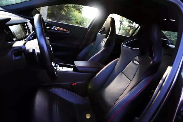 “公平”的较量,一场君威GS和大众CC的“硬仗”即将拉开帷幕