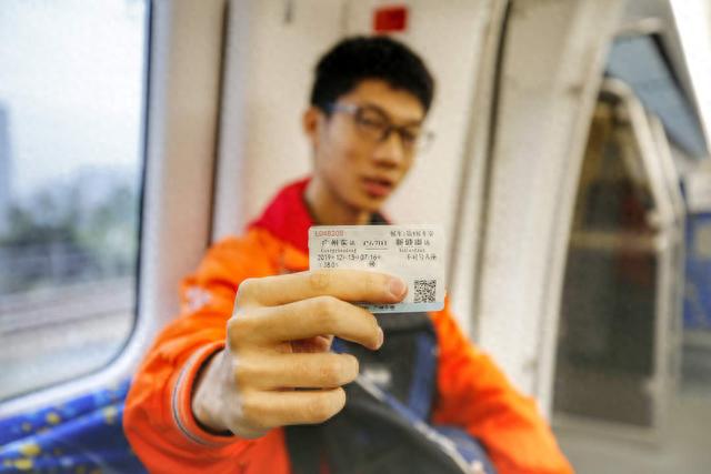 今早穗深城际首发列车开出,你最关心的搭乘攻略在这里,请收好