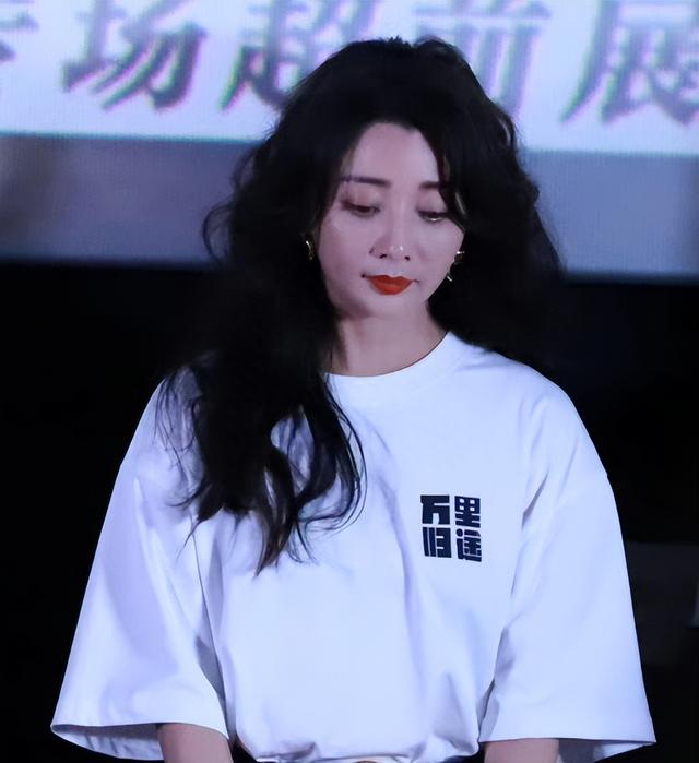 9.6分!《万里归途》票房正式破3亿,观众说得最多的是殷桃演技