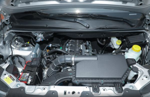 致富之车的较量,风光380诚意满满;宏光V终于遇到对手了