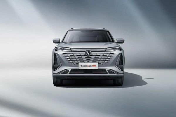 限时抢购价9.98万元;蓝电E5对比CS75 PLUS确实值得买!