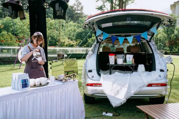 博越L拿“卷”疯了的蓝电E5没办法,后者大动力大空间还省油?