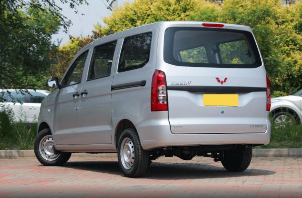 致富之车的较量;风光380诚意满满,宏光V终于遇到对手了?