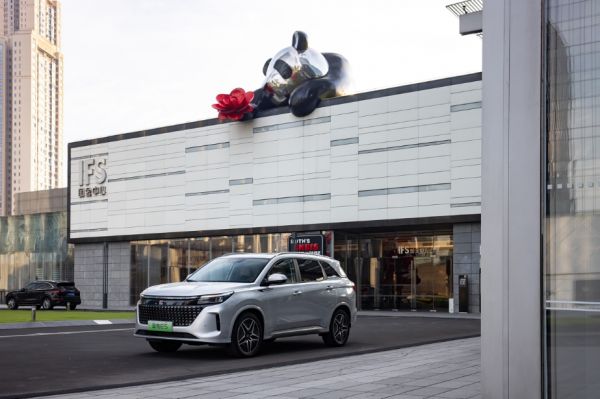 启辰大V DDi对上空间大且9.98万起的蓝电E5,要怎么接招?