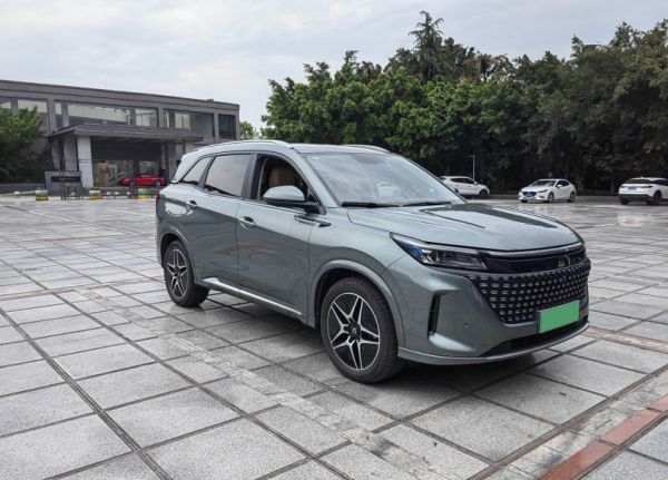 蓝电E5:三大名牌加持,五年省下5万块,起价仅需9.98万,值得买吗?