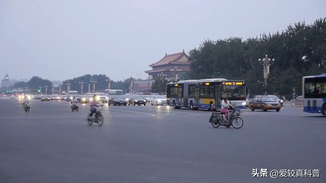 中国GDP骤降至美国的65%,最多时可达77%,中国崛起被打断?