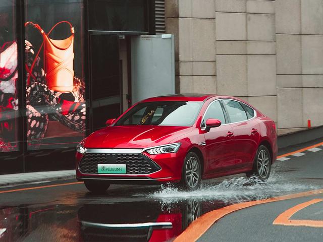 2022最受国人追捧的十大新能源车:特斯拉无缘前三,比亚迪占6席