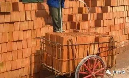 抹灰30年经验:墙面空鼓就这10种原因,好好看自己盖房别被坑!