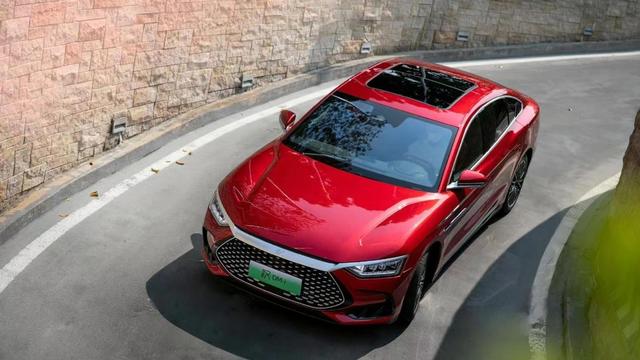 2022最受国人追捧的十大新能源车:特斯拉无缘前三,比亚迪占6席