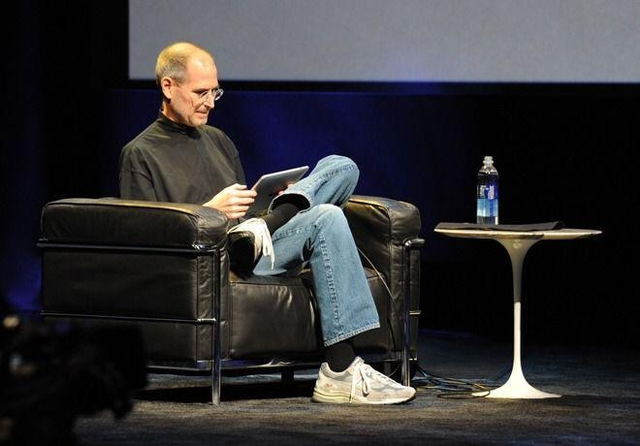 苹果创始人乔布斯的传奇人生:造就了苹果的巅峰,其实没那么完美