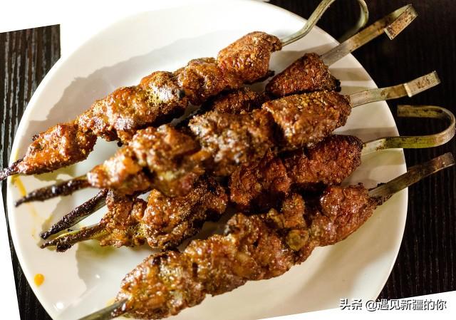 一学就会,新疆传统烤肉馕坑肉,制作过程太简单了