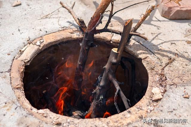 一学就会,新疆传统烤肉馕坑肉,制作过程太简单了