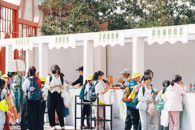 音乐节live现场来了,更有港区首届购房节惊艳亮相,五一假期欢聚郑州园博园