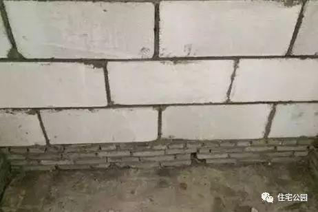 抹灰30年经验:墙面空鼓就这10种原因,好好看自己盖房别被坑!