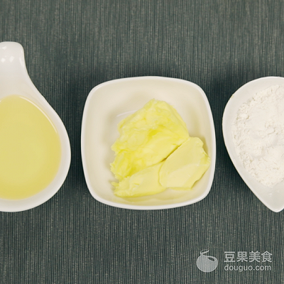 这样的足球不能踢却能吃,世界杯足球蛋糕神还原