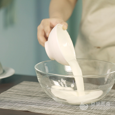 这样的足球不能踢却能吃,世界杯足球蛋糕神还原