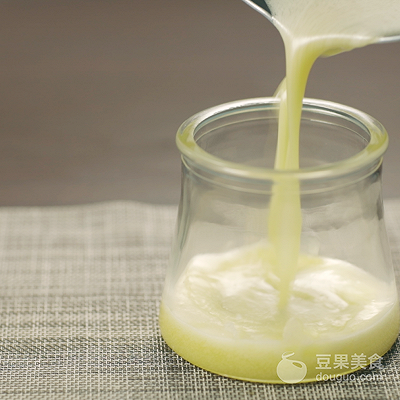 这样的足球不能踢却能吃,世界杯足球蛋糕神还原