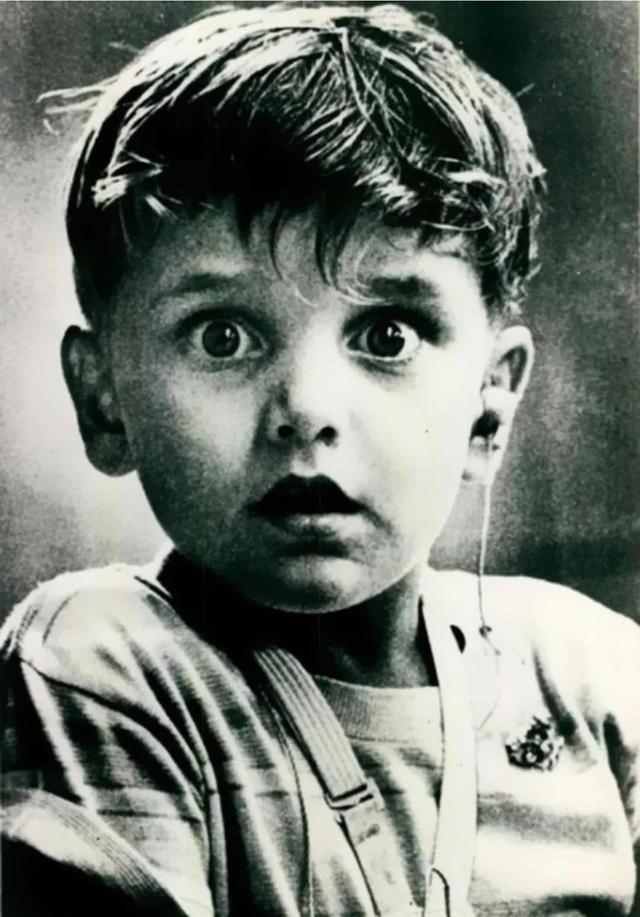 30张罕见的图片:肛门里塞得炸弹,肉欲横流的美军海报