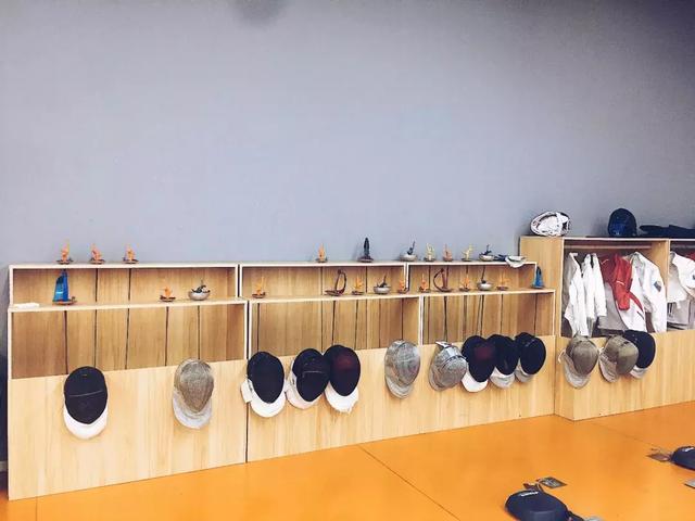 一线测评|梦想孩子能够仗“剑”走天涯 万国体育击剑运动实测