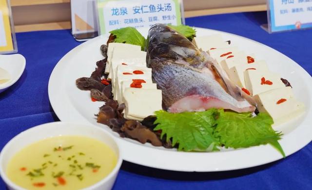 橘皮羊肉、鱼头汤、藤壶煎蛋……这里有一场学校食堂美食评比