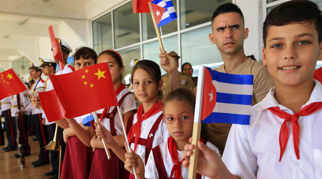 美国塌楼市长三观不正,叫嚣“轰炸古巴”,关键时刻还得看中国