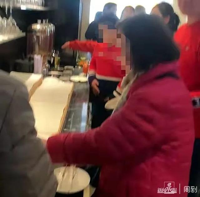 1388元的五星级酒店套餐,吃饭竟要靠“抢”