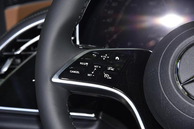 全新梅赛德斯-奔驰长轴距E级车,搭配8295芯片,能否让你买单?