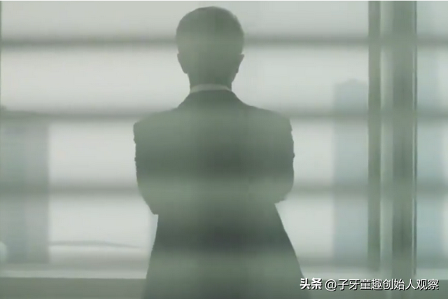 拥有135亿巨额身家,市值千亿房企退市,地产大亨陷债务危机