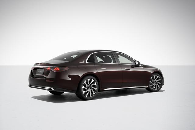 全新梅赛德斯-奔驰长轴距E级车,搭配8295芯片,能否让你买单?