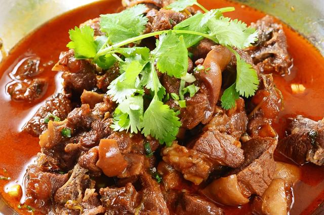 冬天买羊肉,到底买“绵羊”还是“山羊”?区别很大,弄懂再花钱