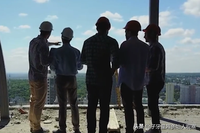 拥有135亿巨额身家,市值千亿房企退市,地产大亨陷债务危机