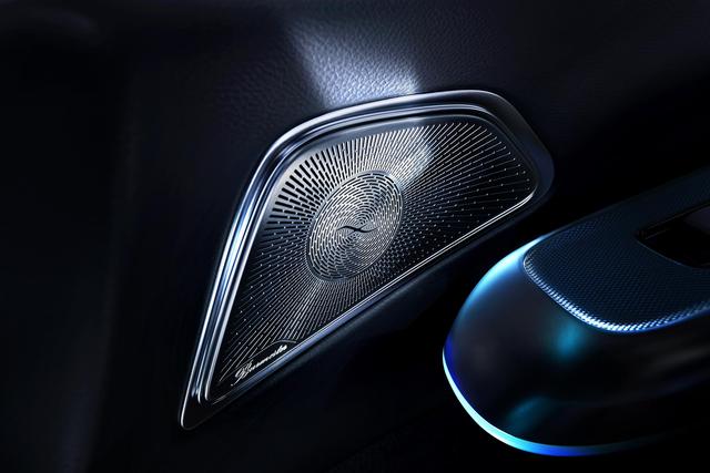 全新梅赛德斯-奔驰长轴距E级车,搭配8295芯片,能否让你买单?