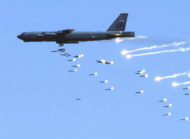 美国塌楼市长三观不正,叫嚣“轰炸古巴”,关键时刻还得看中国