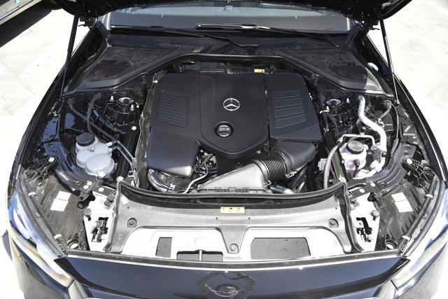 全新梅赛德斯-奔驰长轴距E级车,搭配8295芯片,能否让你买单?