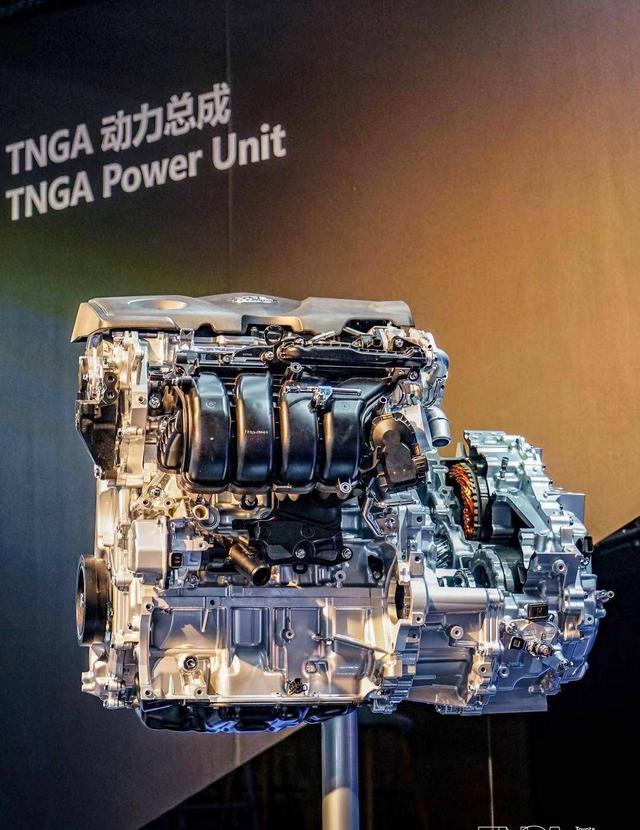 外表很“嚣张”，内心却很丰田！场地试驾一汽丰田亚洲龙