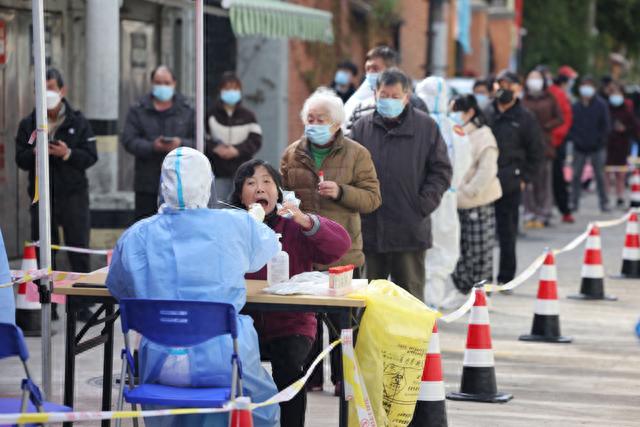 我在现场·照片背后的故事｜浦东封控后第二天，我回到上海……