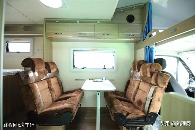 内饰温馨，配置齐全的四款高性价实用型科发房车