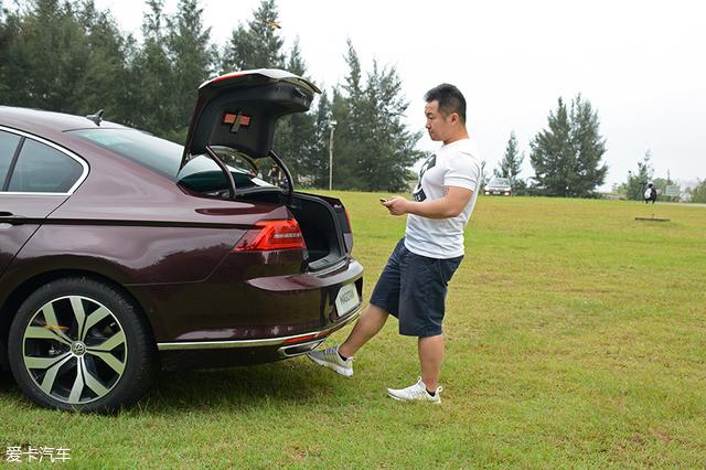 巩固标杆地位 试驾新款一汽-大众迈腾