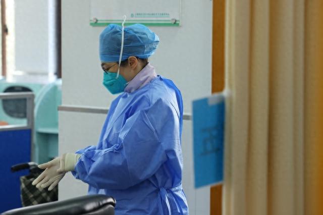 医生收入调查：月工资1600元起步，薪酬改革艰难推进