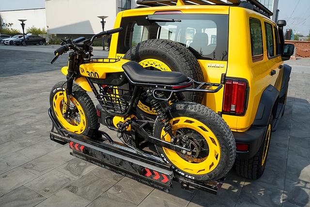 实拍坦克300边境限定版与BUXUS联名纯电越野自行车