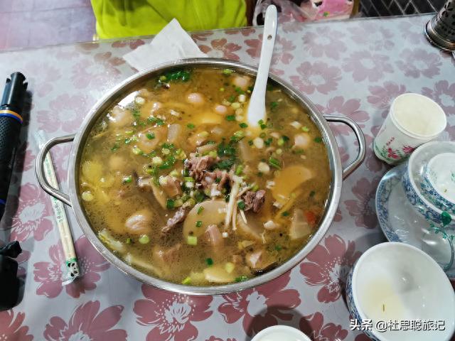 汉EV耗电22爬上红拉山垭口，遇到牛人改装增程式电三轮游全国